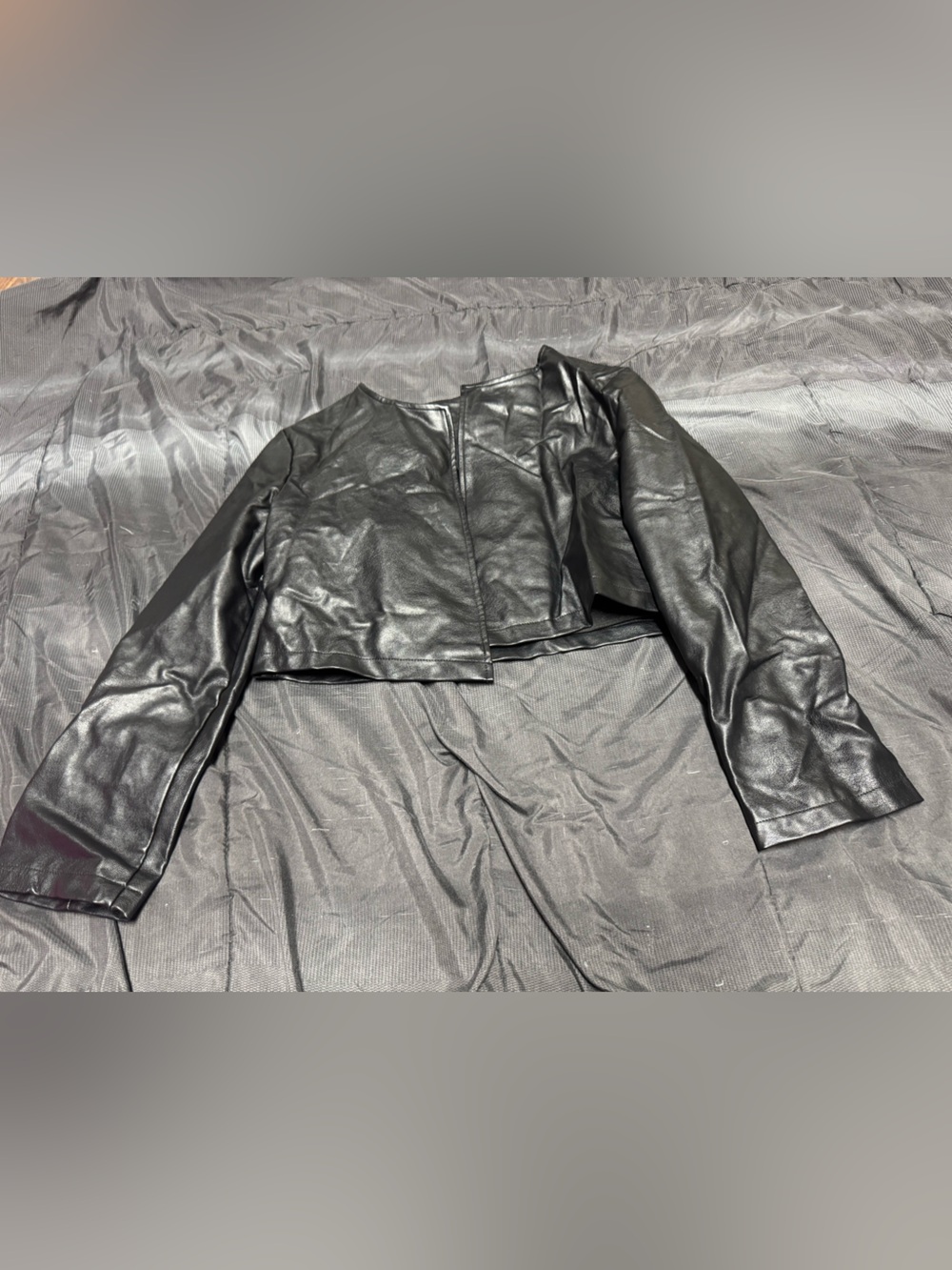 SHEIN Black Faux Leather Cropped Jacket
